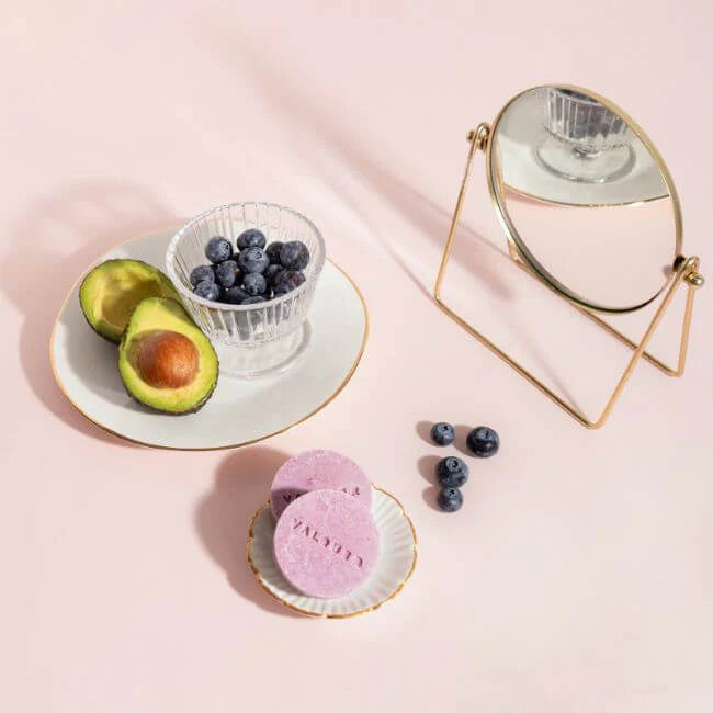 Champú sólido Luxe con extracto de arándano y aguacate de la marca Valquer